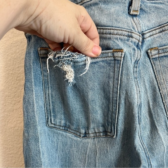 Abercrombie and Fitch curve love high rise mom jeans size 26 light distressing - Picture 6 of 14